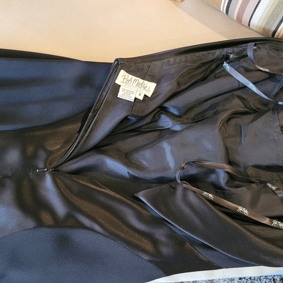 Long evening gown.lined - Picture 2 of 2